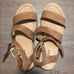 Platform sandals
